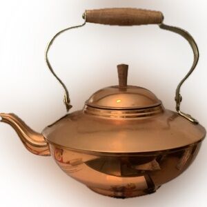 Vintage copper teapot, for tea. Kettle Collectable home decoration from Portugal